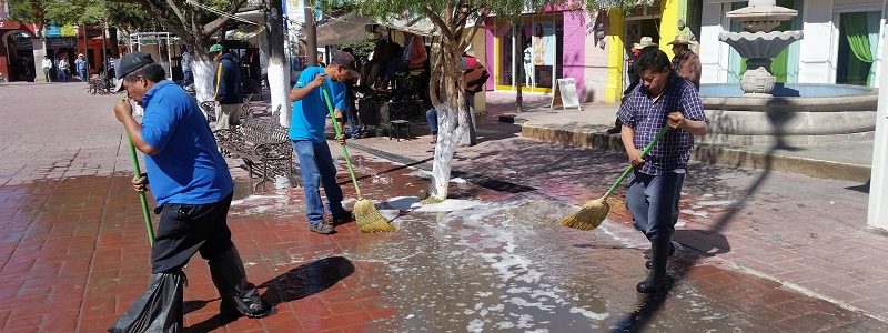 A través de la dirección de obras y servicios públicos realizan trabajos de mantenimiento en los espacios públicos de la cabecera. A través de la dirección de obras y servicios públicos realizan trabajos de mantenimiento en los espacios públicos de la cabecera.